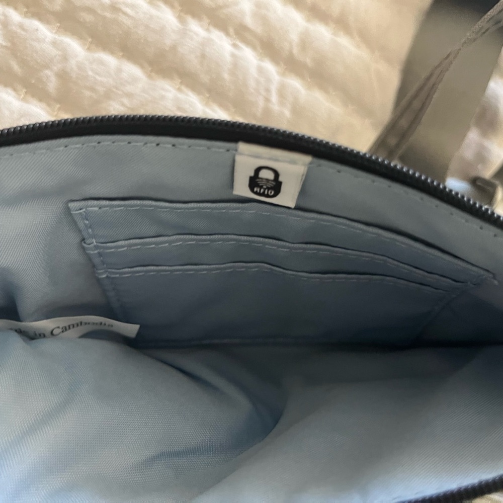 Baggallini Gray Travel Bag with RFID pouch and luggage strap - Picture 5 of 9